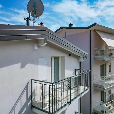 Maison Bellini Number 3 *