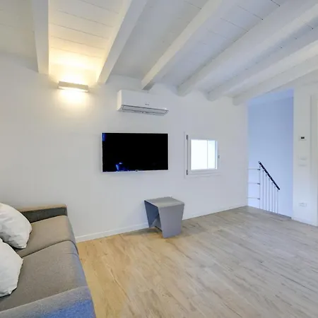 Maison Bellini Number 3 Apartment