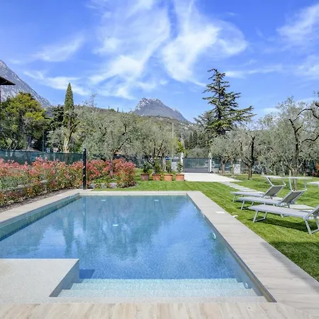 Maison Bellini Number 3 *