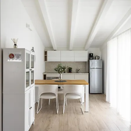 Maison Bellini Number 3 *